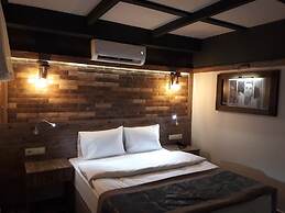 The Sarigerme Inn