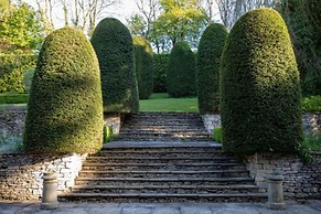 Burleigh Court
