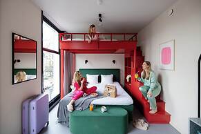 hotel emma next