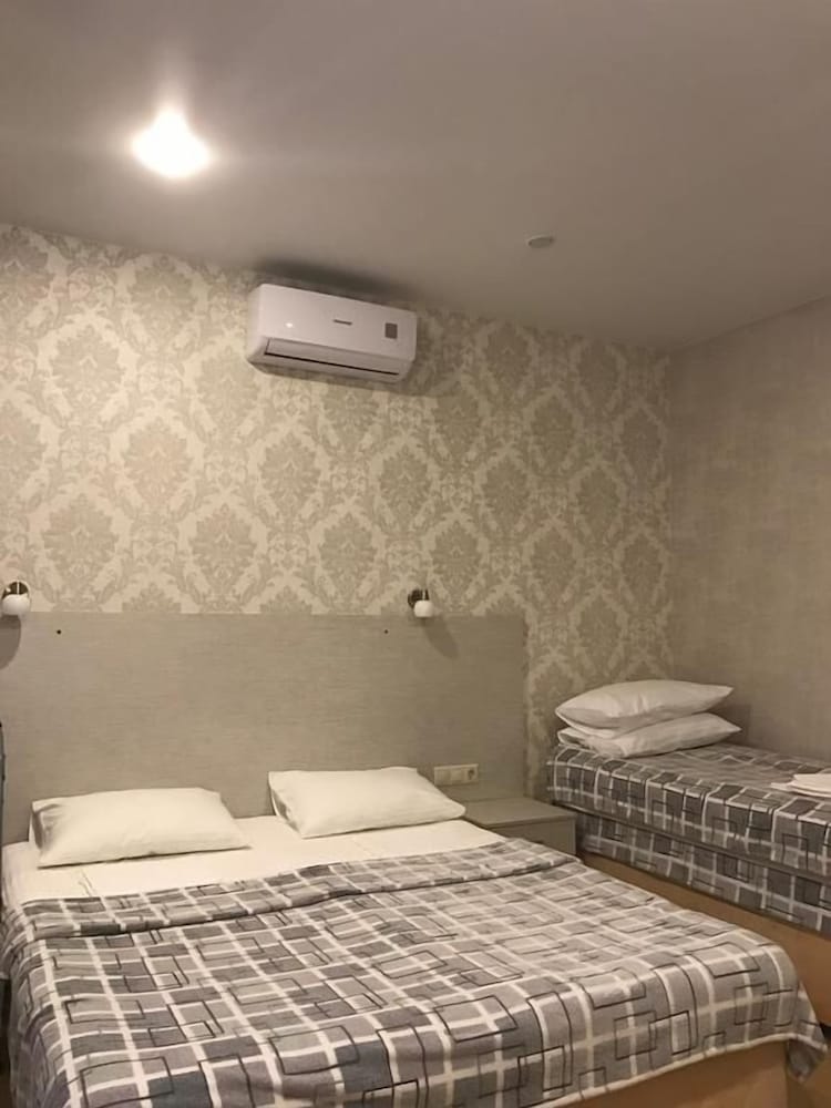 Laura Guest House