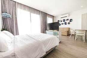 Azure Lofts & Pool Hotel