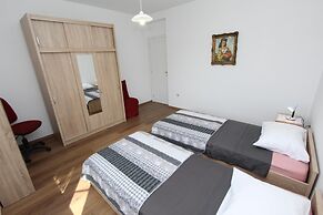 Apartment Dina
