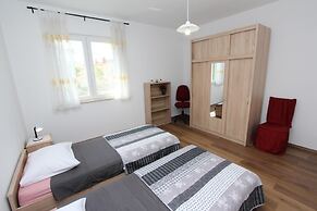 Apartment Dina