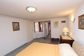 Apartments Villa Lucu