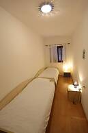 Ina Apartments