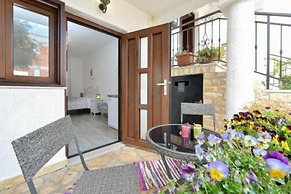 Ina Apartments