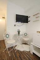 Ina Apartments