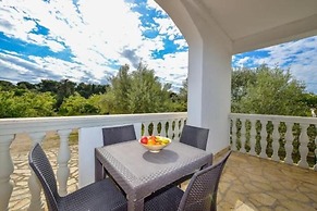 Ina Apartments