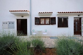 Ina Apartments