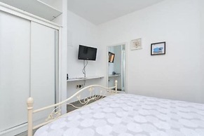 Ina Apartments