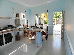 Casa Marazul (Playa Larga)