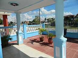 Casa Marazul (Playa Larga)
