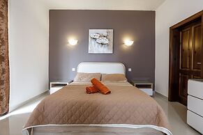 Dolphin Court Gozo