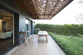 Vhillas Private Luxury Villa Mana