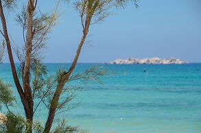Glaronissi Beach