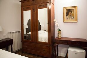 Demetra Rooms