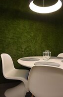 Gusto Luxury Apt Must