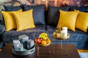 Corona Deluxe Apt Must