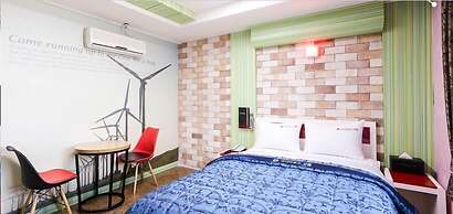 Diamond Motel