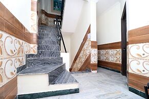 OYO 22090 Hotel Mall Residency