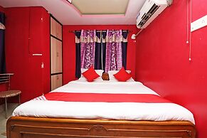 OYO 16627 Xpress Inn