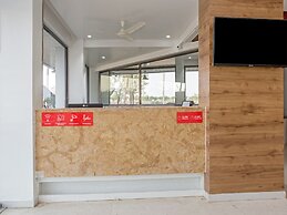 OYO 26116 Food Hub