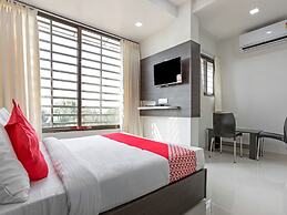 OYO 26116 Food Hub