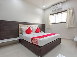 OYO 26116 Food Hub