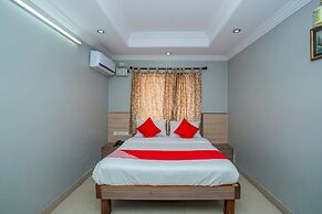 OYO Flagship 18338 White Fort
