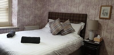 Queen Catherine Hotel