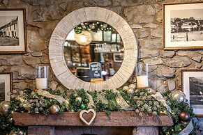 Pooley Bridge Inn