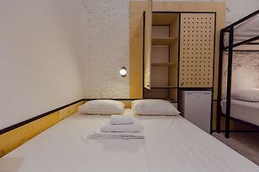 Back2Me - Hostel