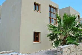 Villa Blue Ocean by Amy Villa