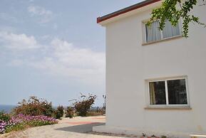 Villa Bueno by Amy Villas