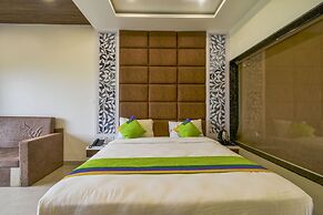 Treebo Prince Palace With Swimming Pool