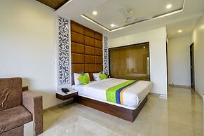 Treebo Prince Palace With Swimming Pool