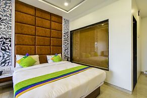 Treebo Prince Palace With Swimming Pool