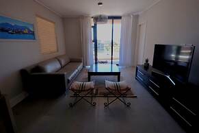 Blou Inn - Century City