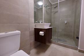 Blou Inn - Century City