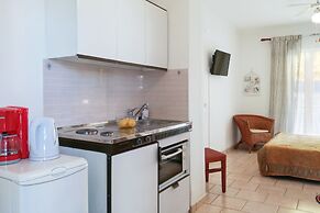 Lilly Apartments