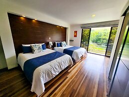 Burbi Lake Lodge Monteverde