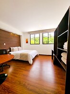 Burbi Lake Lodge Monteverde