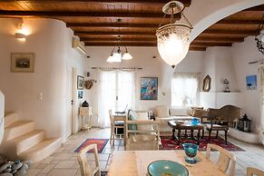 Anemoessa House