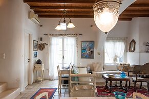 Anemoessa House