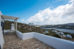 Anemoessa House