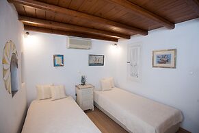 Anemoessa House