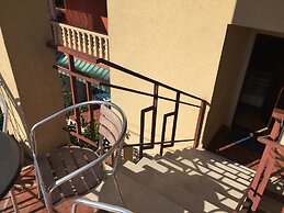 Neni Apartments