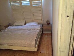 Neni Apartments