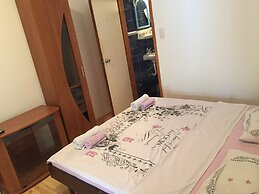 Neni Apartments