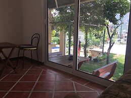Neni Apartments